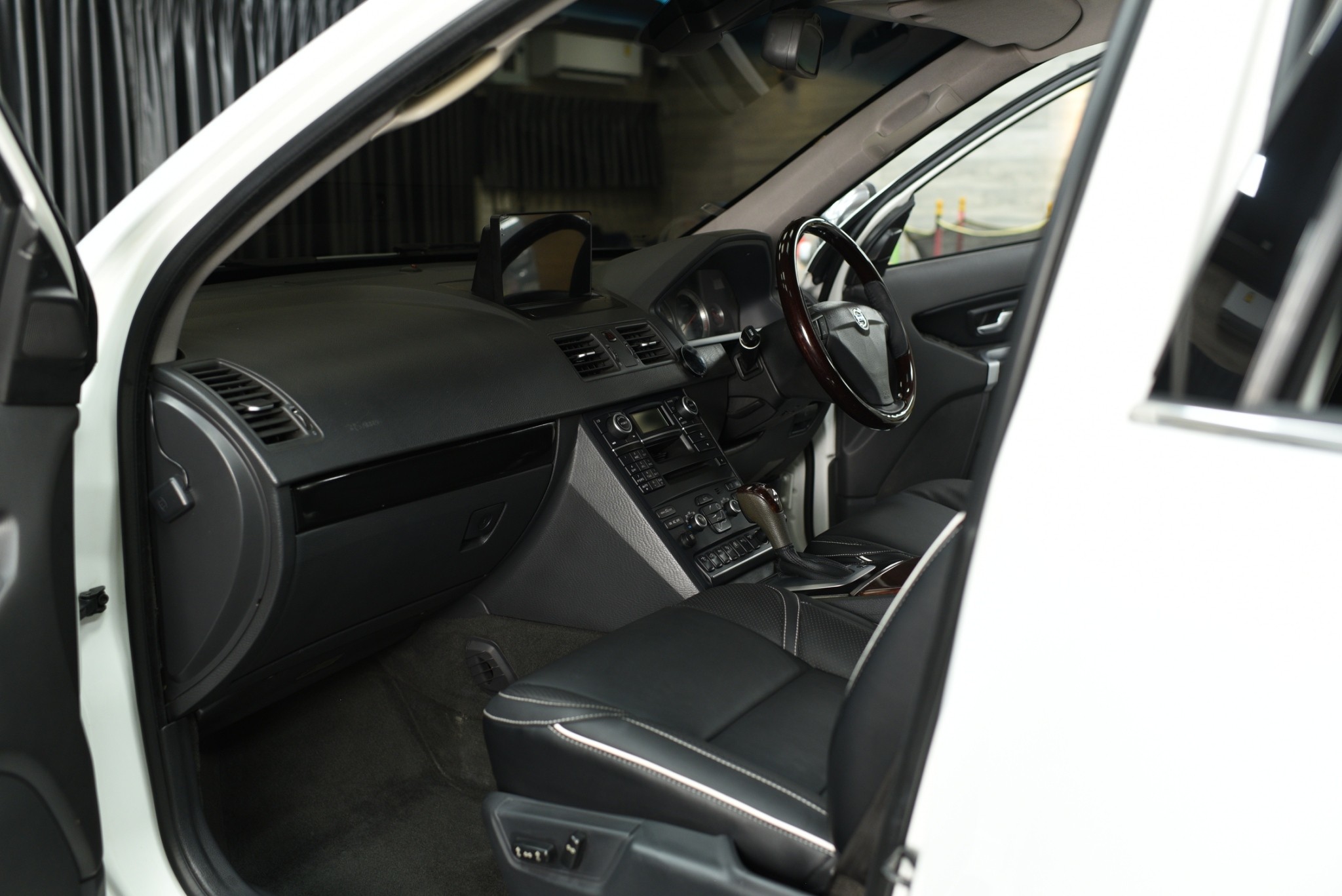 2011 BENZ E COUPE 250 CDI ดีเซล AMG PACKAGE หลังคาแก้ว Paddle Shift รหัสรถ (5M081718)