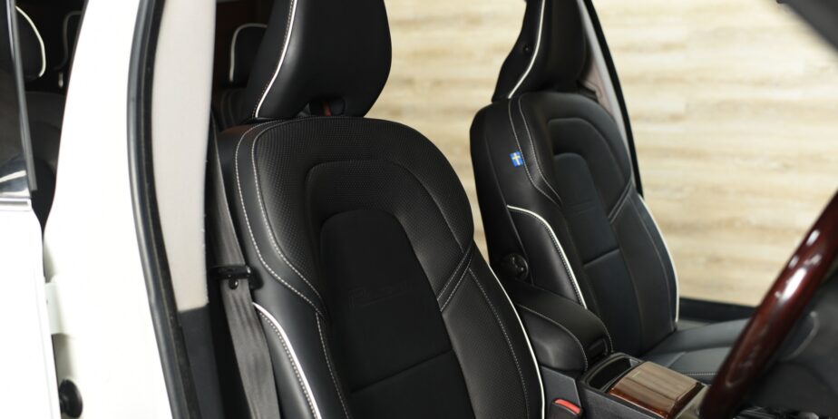 2011 BENZ E COUPE 250 CDI ดีเซล AMG PACKAGE หลังคาแก้ว Paddle Shift รหัสรถ (5M081718)