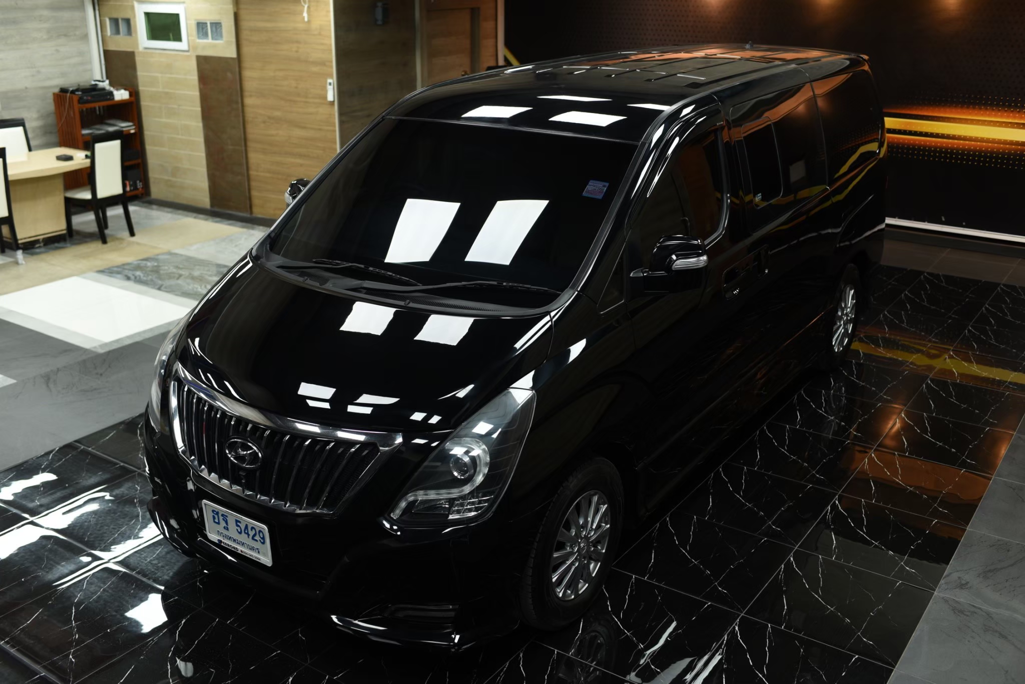 2017Hyundai H-1 2.5 DELUXE