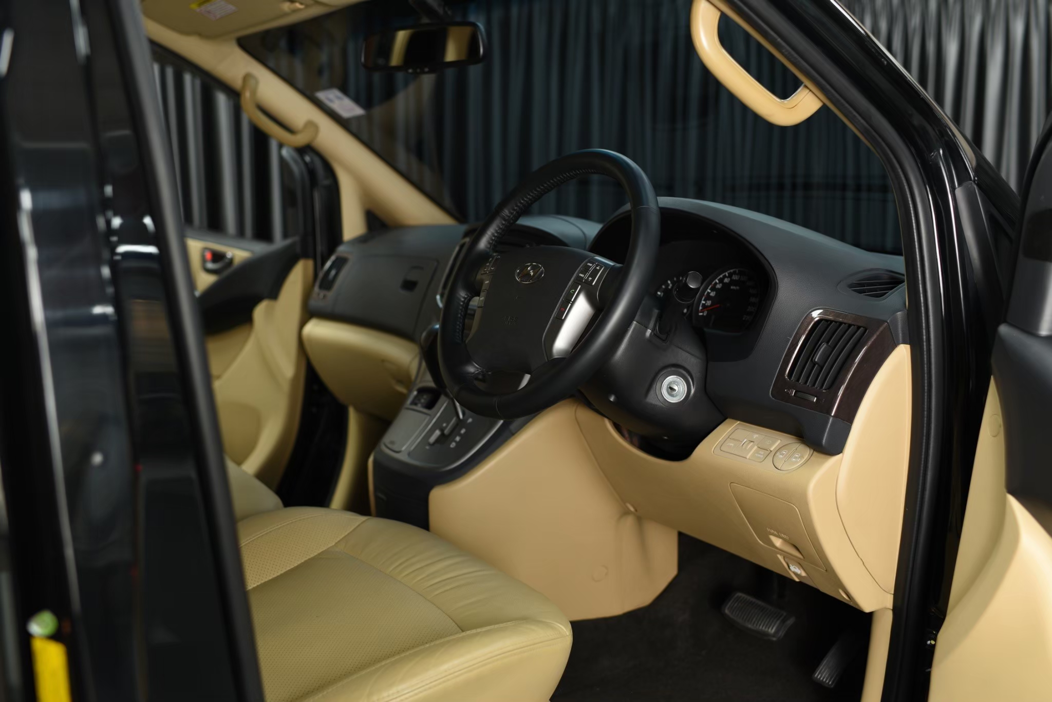 2017Hyundai H-1 2.5 DELUXE