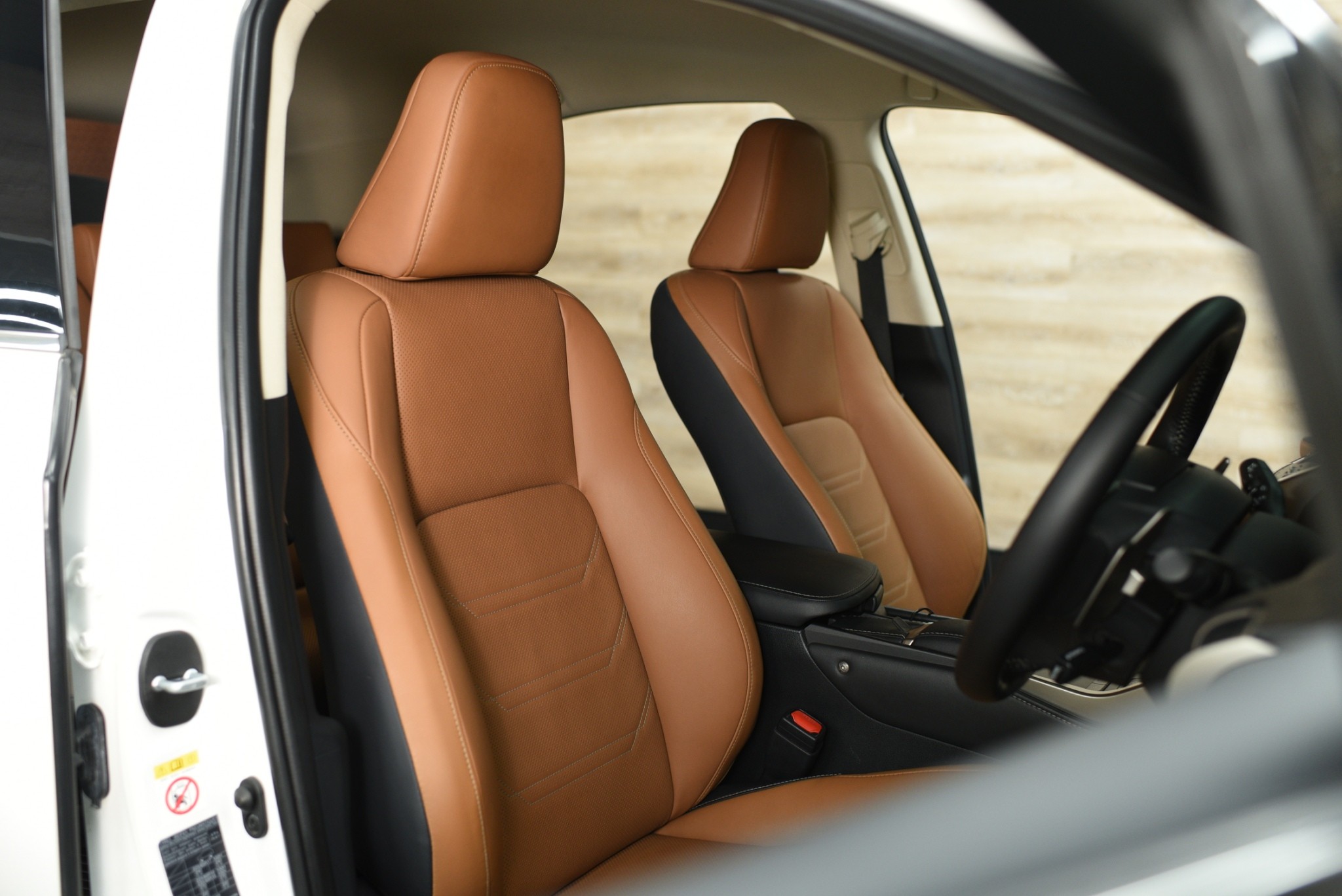 Lexus NX300H grand luxury