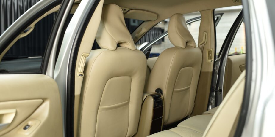 VOLVO XC90 D5 R-DESIGN 4WD | SUV หรูจากสวีเดน คันเดียวที่ตอบโจทย์ครอบครัวสายพรีเมียม ดีไซน์สปอร์ต