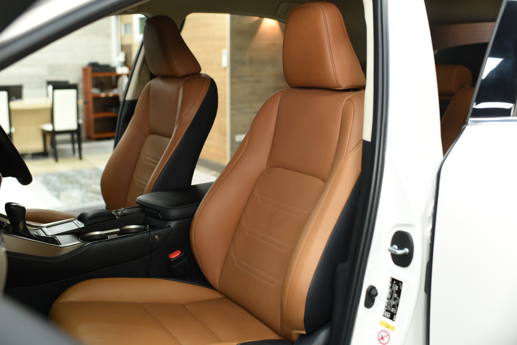 Lexus NX300H grand luxury