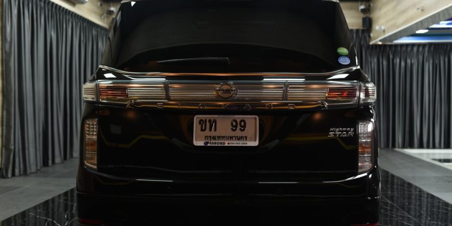 Nissan Elgrand 2.5 Highway Star