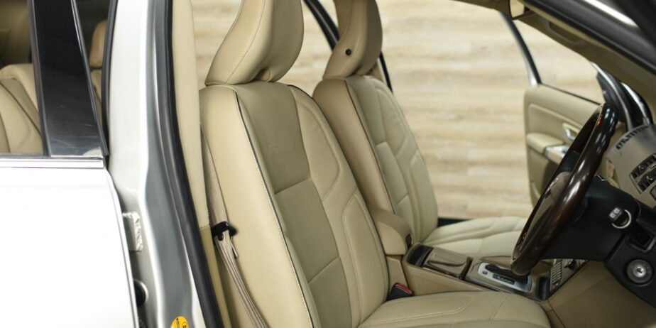 VOLVO XC90 D5 R-DESIGN 4WD | SUV หรูจากสวีเดน คันเดียวที่ตอบโจทย์ครอบครัวสายพรีเมียม ดีไซน์สปอร์ต