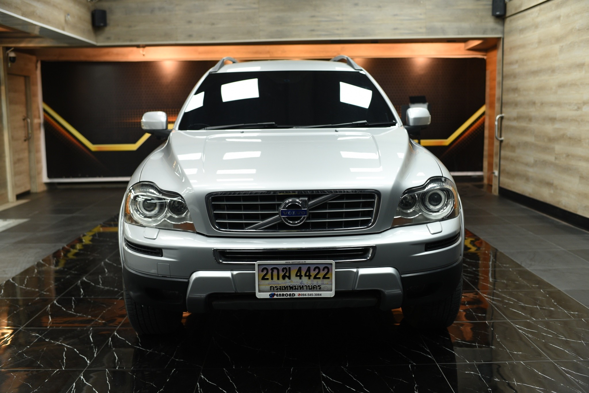 VOLVO XC90 D5 R-DESIGN 4WD | SUV หรูจากสวีเดน คันเดียวที่ตอบโจทย์ครอบครัวสายพรีเมียม ดีไซน์สปอร์ต