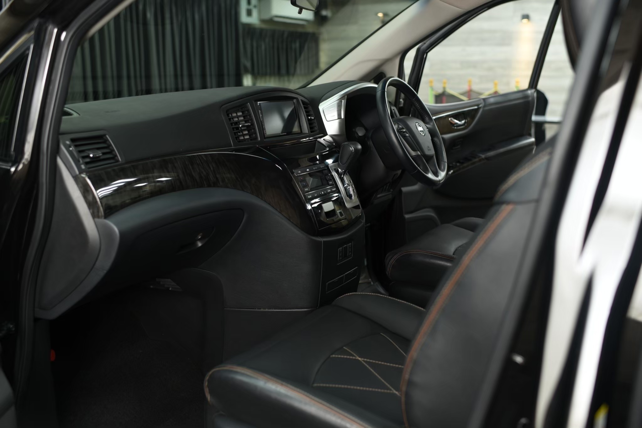 Nissan Elgrand 2.5 Highway Star