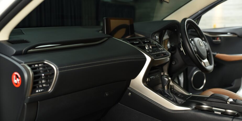 Lexus NX300H grand luxury