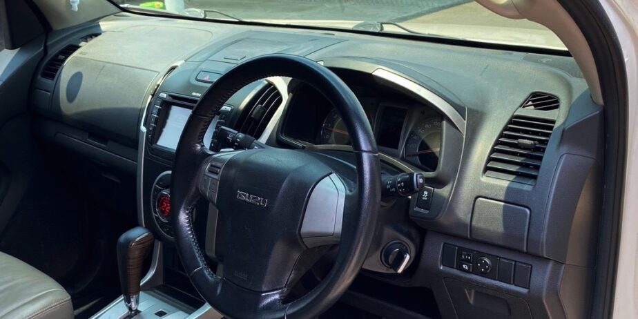 ISUZU MU-X 3.0| Used Car| Unitedcarz
