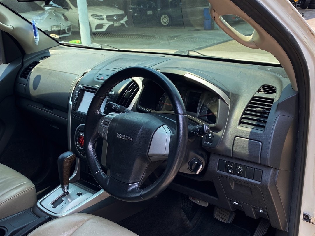 ISUZU MU-X 3.0| Used Car| Unitedcarz