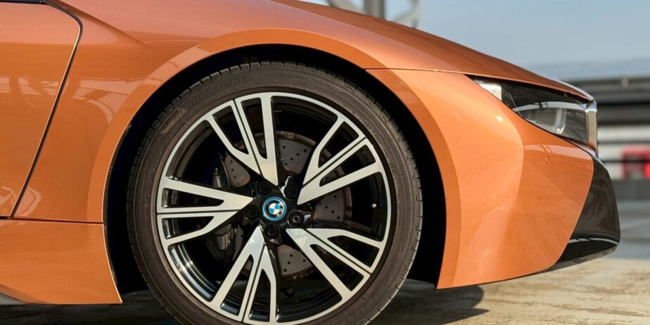 BMW i8 Roadster ปี 2021 ไมล์ 19,xxx km.