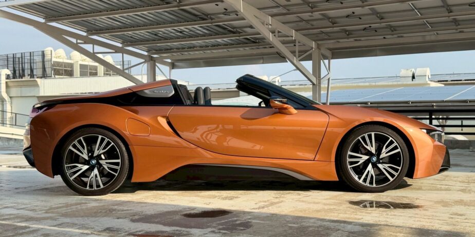 BMW i8 Roadster ปี 2021 ไมล์ 19,xxx km.
