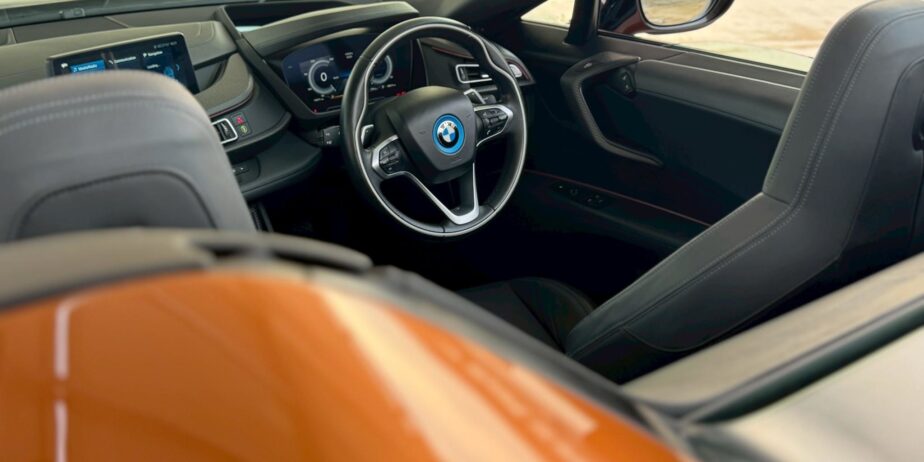 BMW i8 Roadster ปี 2021 ไมล์ 19,xxx km.