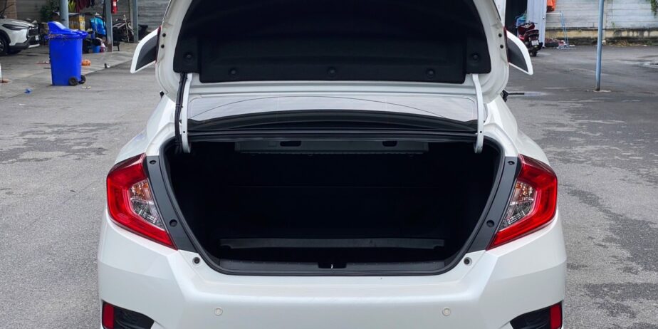 Honda Civic FC 1.8EL ปี2019 เลขไมล์ 110,xxx km.