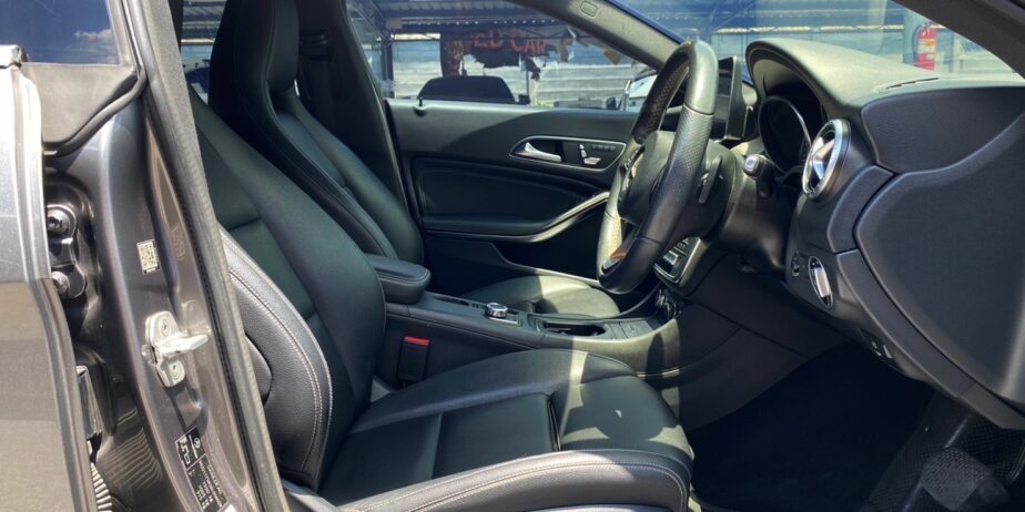 Mercedes-Benz CLA200 Urban Facelift ปี2017 เลขไมล์ 88,xxx km.(UA