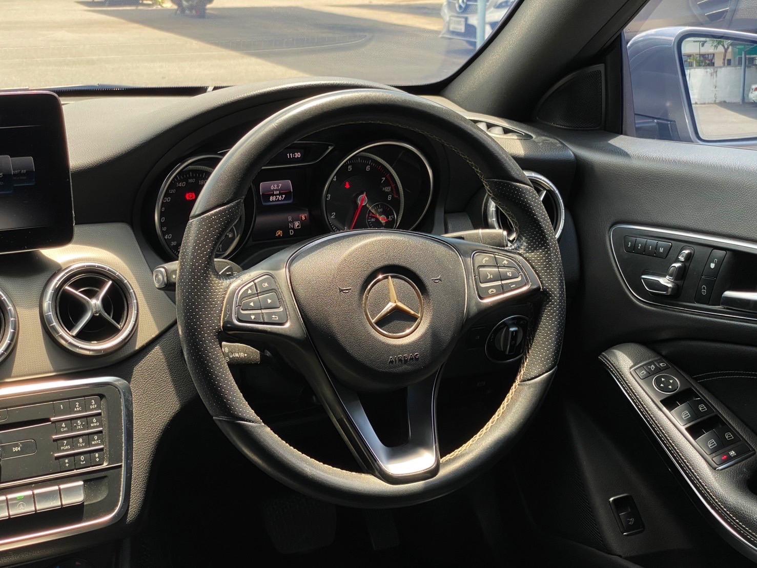 Mercedes-Benz CLA200 Urban Facelift ปี2017 เลขไมล์ 88,xxx km.(UA