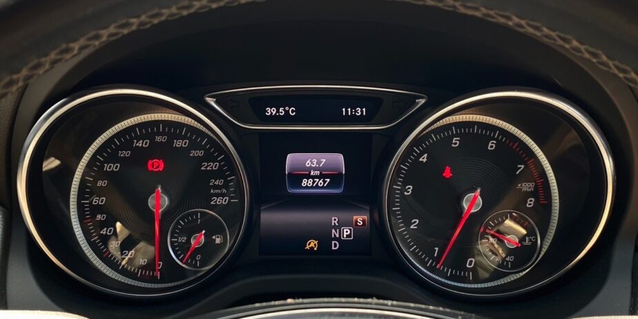 Mercedes-Benz CLA200 Urban Facelift ปี2017 เลขไมล์ 88,xxx km.(UA