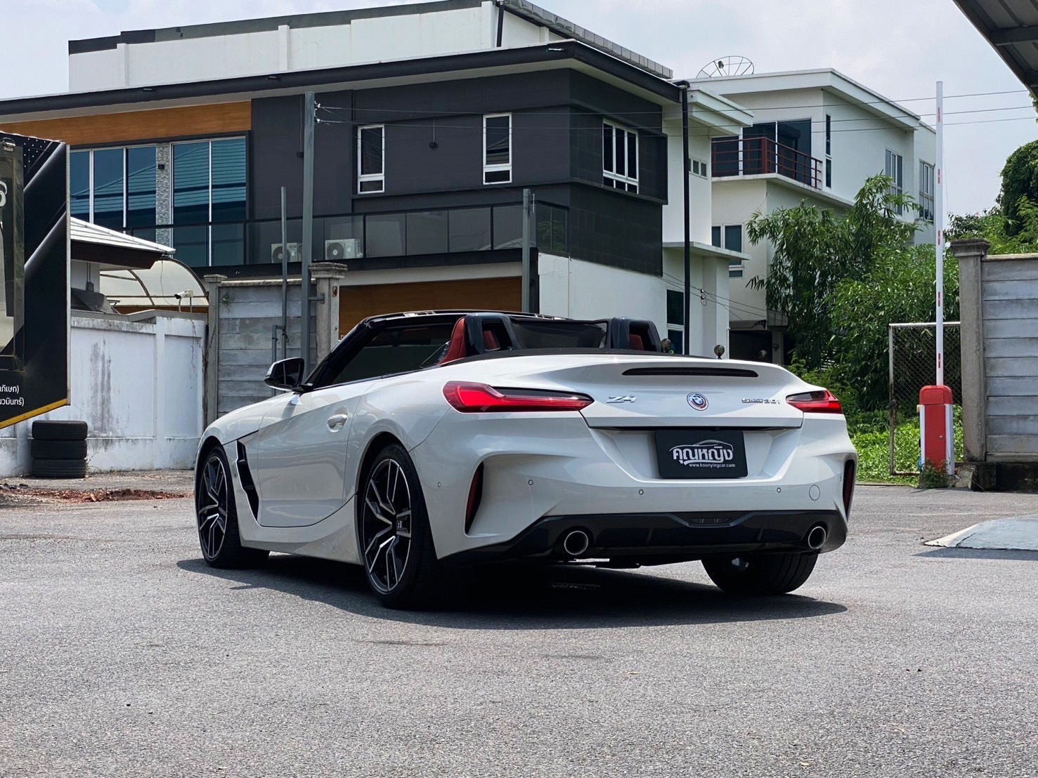 BMW Z4 sDrive30i M Sport ปี 2022 สปอร์ตเปิดประทุนสุดหรู วิ่งน้อย คันเดียวในตลาด ราคาเพียง 2,550,000 บาท | เลขไมล์เพียง 40,xxx กม. | รถแท้จาก BMW Thailand