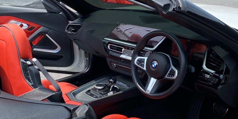 BMW Z4 sDrive30i M Sport ปี 2022 สปอร์ตเปิดประทุนสุดหรู วิ่งน้อย คันเดียวในตลาด ราคาเพียง 2,550,000 บาท | เลขไมล์เพียง 40,xxx กม. | รถแท้จาก BMW Thailand