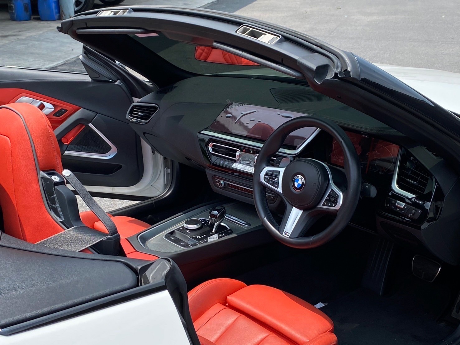 BMW Z4 sDrive30i M Sport ปี 2022 สปอร์ตเปิดประทุนสุดหรู วิ่งน้อย คันเดียวในตลาด ราคาเพียง 2,550,000 บาท | เลขไมล์เพียง 40,xxx กม. | รถแท้จาก BMW Thailand