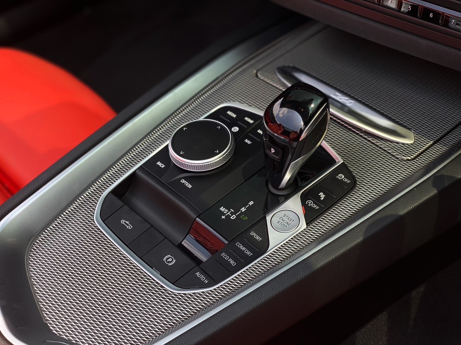 BMW Z4 sDrive30i M Sport ปี 2022 สปอร์ตเปิดประทุนสุดหรู วิ่งน้อย คันเดียวในตลาด ราคาเพียง 2,550,000 บาท | เลขไมล์เพียง 40,xxx กม. | รถแท้จาก BMW Thailand