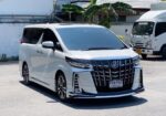 Toyota Alphard 2.5 SC Package ปี 2023 มือสอง วิ่งน้อย สภาพป้ายแดง ไมล์แท้เพียง 55,xxx กม.