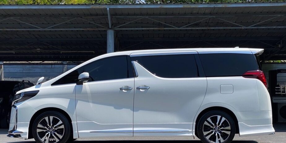 Toyota Alphard 2.5 SC Package ปี 2023 มือสอง วิ่งน้อย สภาพป้ายแดง ไมล์แท้เพียง 55,xxx กม.