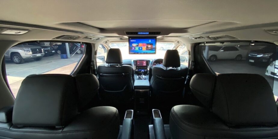 Toyota Alphard 2.5 SC Package ปี 2023 มือสอง วิ่งน้อย สภาพป้ายแดง ไมล์แท้เพียง 55,xxx กม.