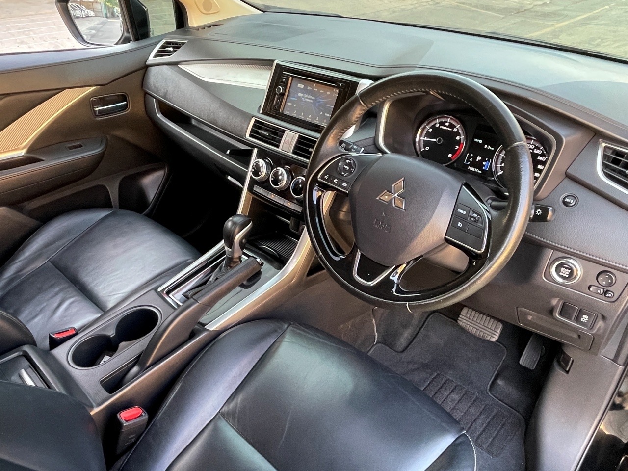 MITSUBISHI XPANDER