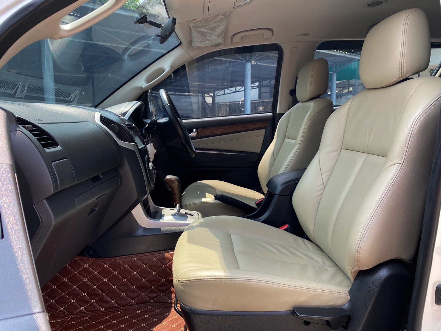 ISUZU MU-X 3.0 2WD DVD Navi ปี 2014 เลขไมล์ 187,xxx km.(UA)