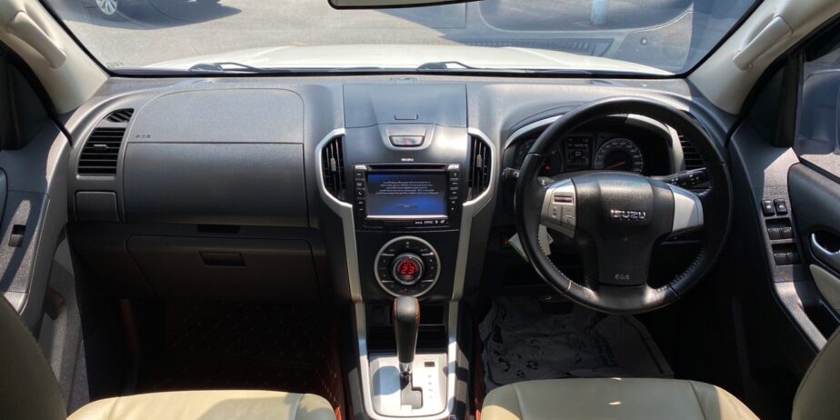 ISUZU MU-X 3.0 2WD DVD Navi ปี 2014 เลขไมล์ 187,xxx km.(UA)