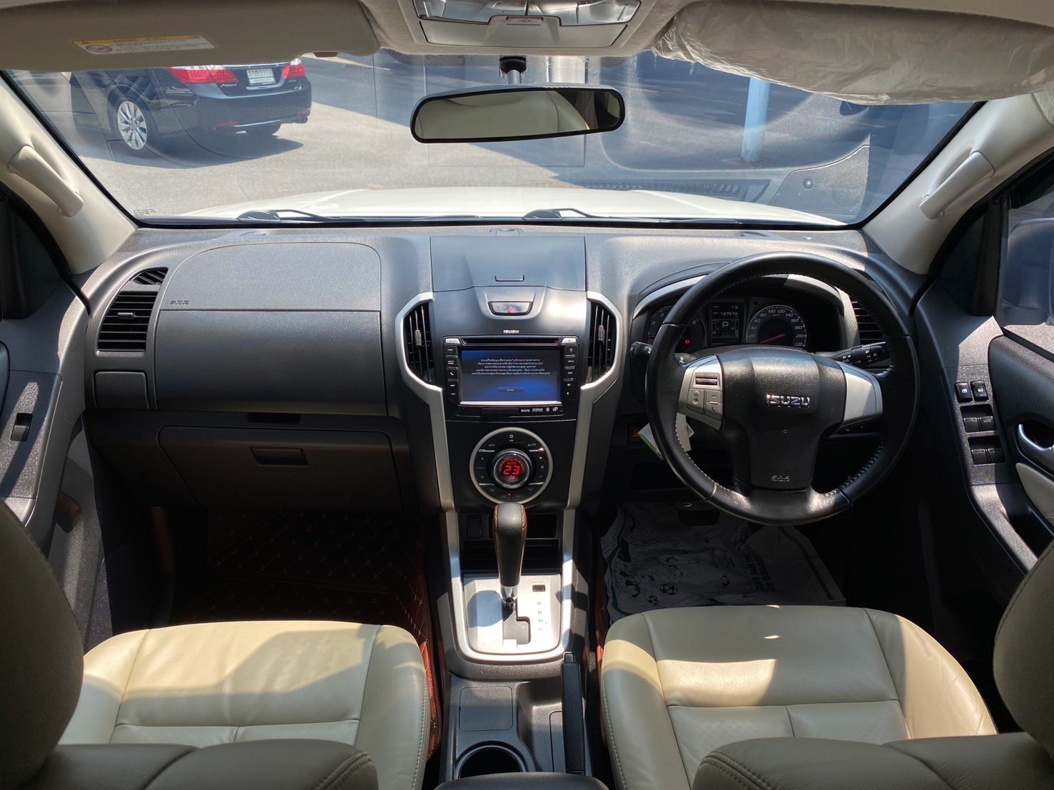 ISUZU MU-X 3.0 2WD DVD Navi ปี 2014 เลขไมล์ 187,xxx km.(UA)