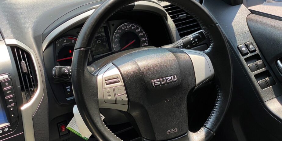 ISUZU MU-X 3.0 2WD DVD Navi ปี 2014 เลขไมล์ 187,xxx km.(UA)