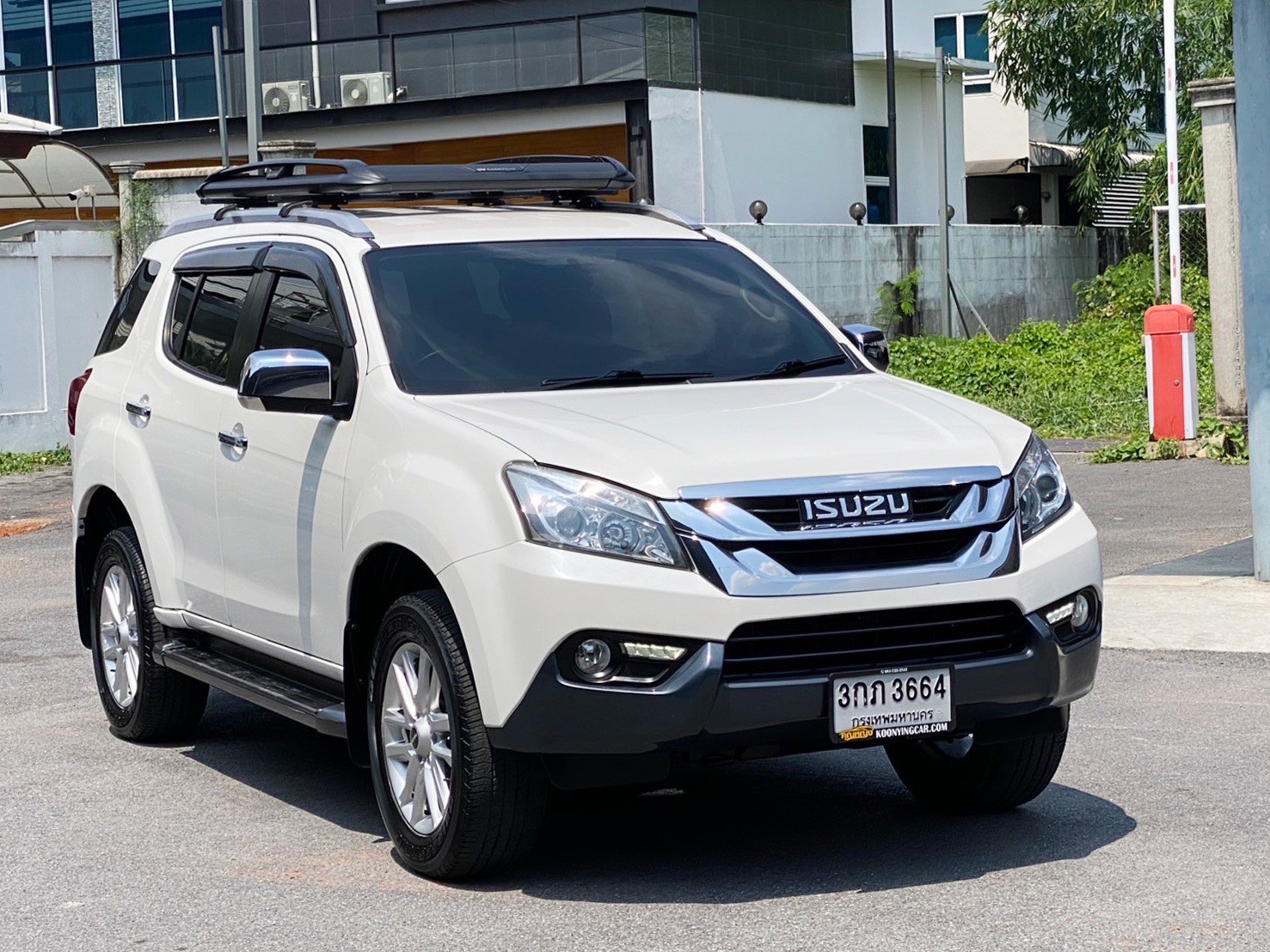 ISUZU MU-X 3.0 2WD DVD Navi ปี 2014 เลขไมล์ 187,xxx km.(UA)