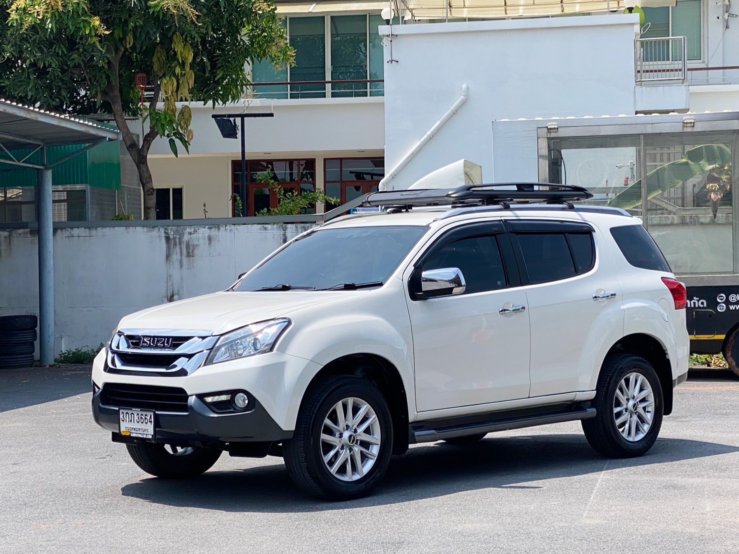 ISUZU MU-X 3.0 2WD DVD Navi ปี 2014 เลขไมล์ 187,xxx km.(UA)