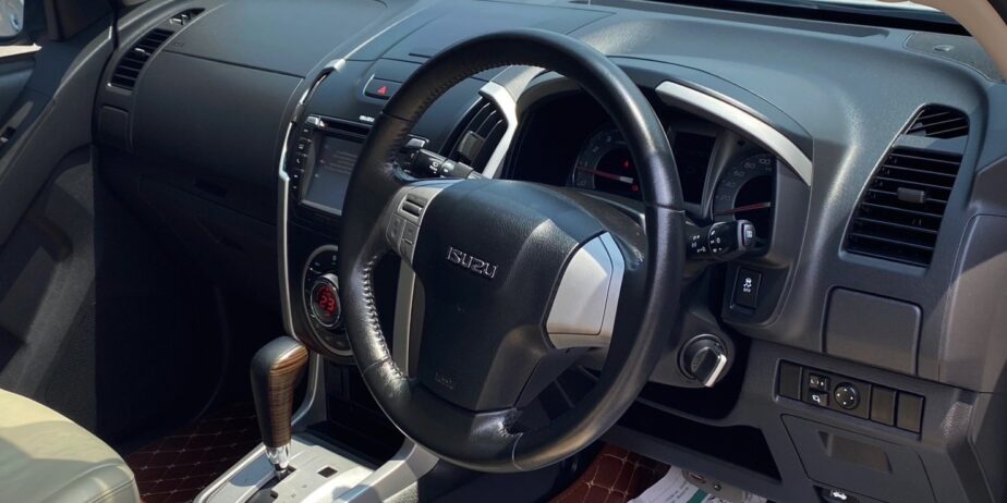 ISUZU MU-X 3.0 2WD DVD Navi ปี 2014 เลขไมล์ 187,xxx km.(UA)